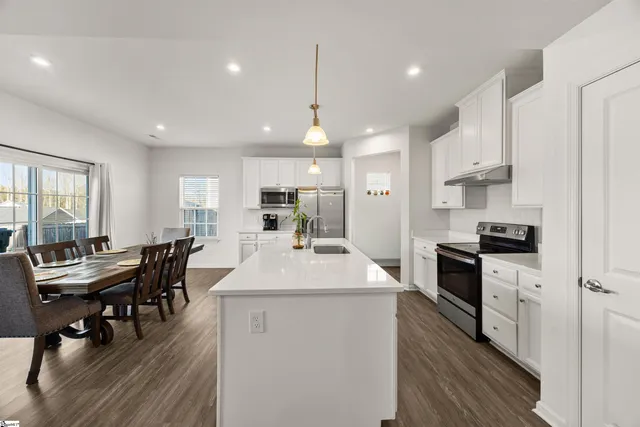 $320,000 | 8 Wiltshire Circle, Easley, SC 29642