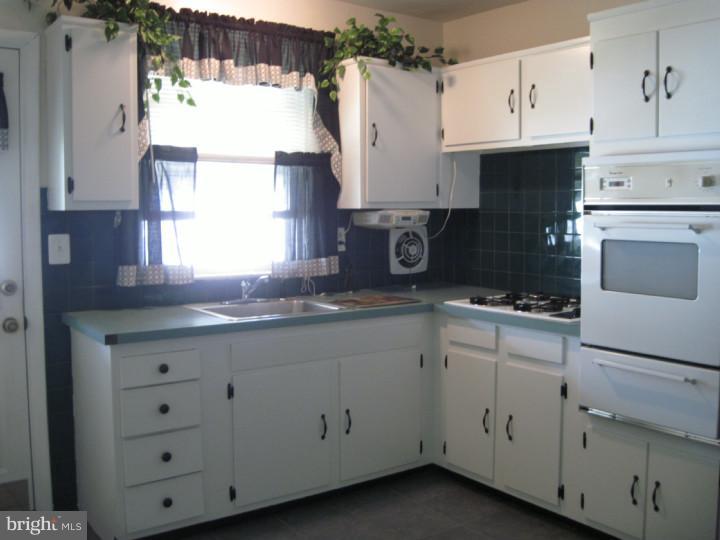 15134 Carter Road Philadelphia, PA 19116 - Photo 5 of 15 Gallery Image 5