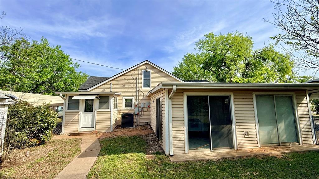1122 4th Street Graham, TX 76450 - Photo 30 of 34