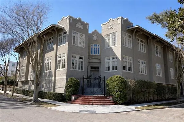 $750,000 | 518 Walnut Street, Unit E, New Orleans, LA 70118