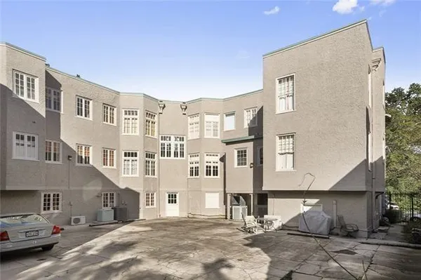 $750,000 | 518 Walnut Street, Unit E, New Orleans, LA 70118