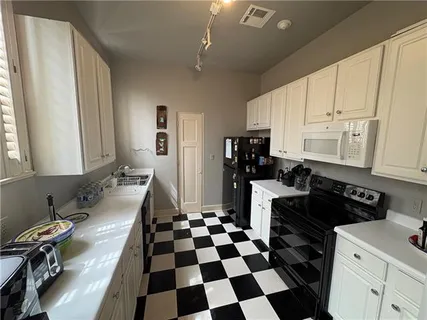 $750,000 | 518 Walnut Street, Unit E, New Orleans, LA 70118