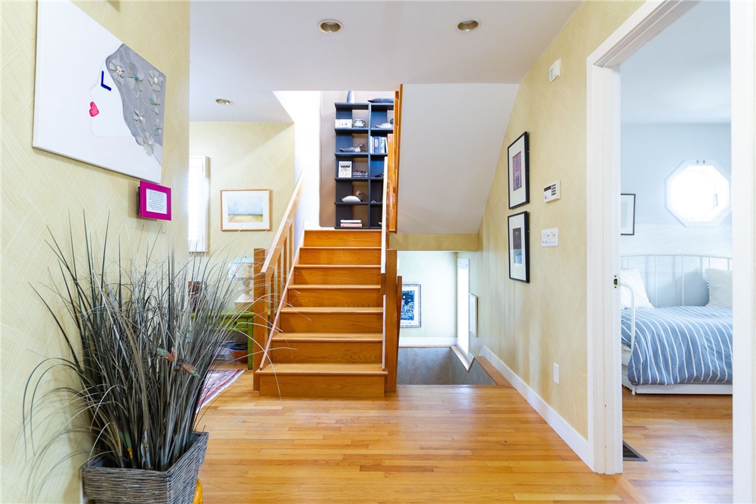 8 Dunes Road Narragansett, RI 02882 - Photo 20 of 39 Entry Foyer