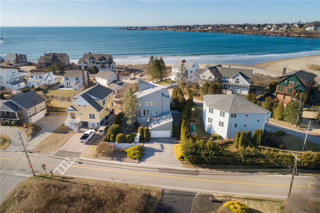 8 Dunes Road Narragansett, RI 02882 - Photo 2 of 39