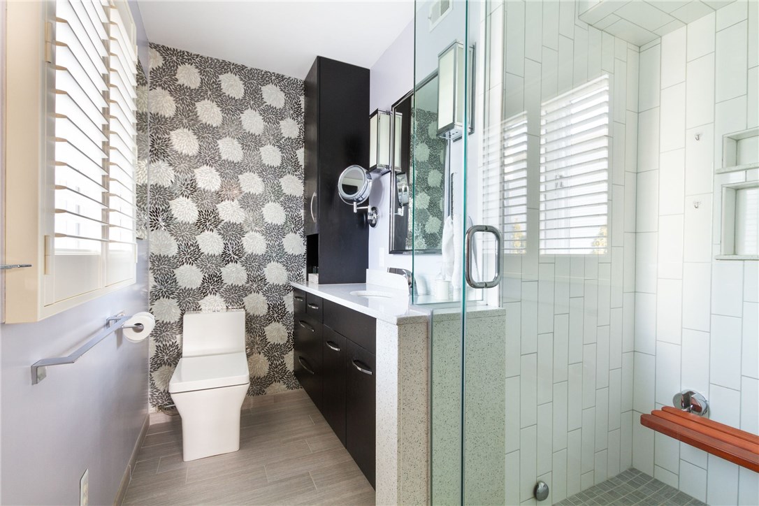 8 Dunes Road Narragansett, RI 02882 - Photo 22 of 39 Master Bathroom