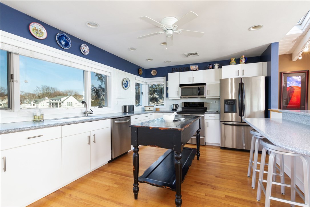 8 Dunes Road Narragansett, RI 02882 - Photo 10 of 39