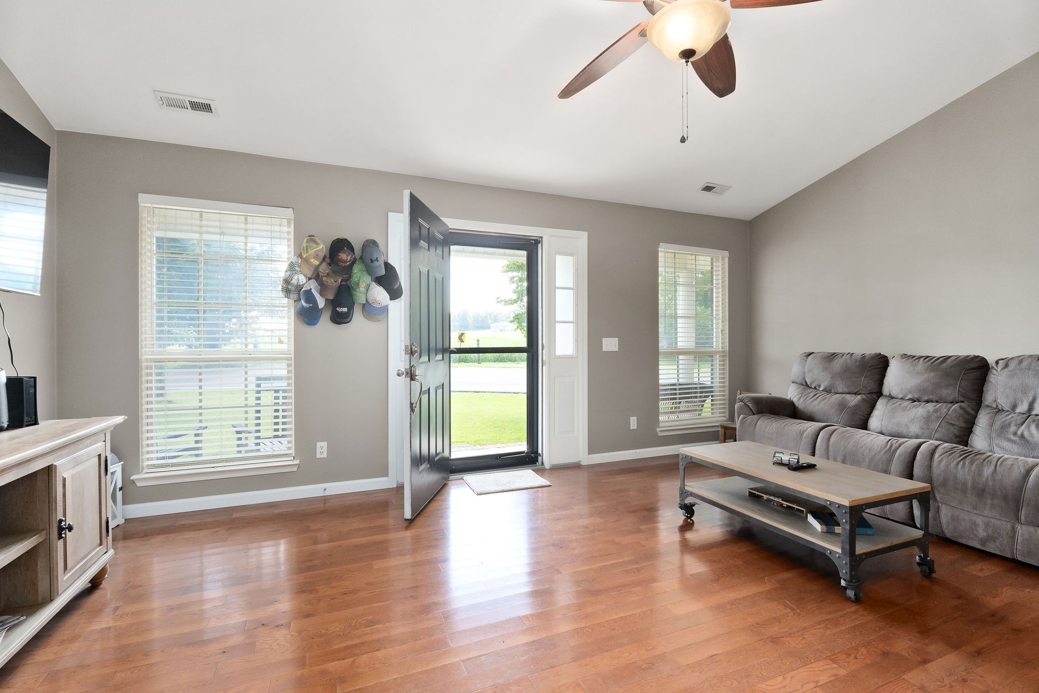 143 Old Qualls Road Cookeville, TN 38506 - Photo 15 of 40 a living room with furniture and a large window