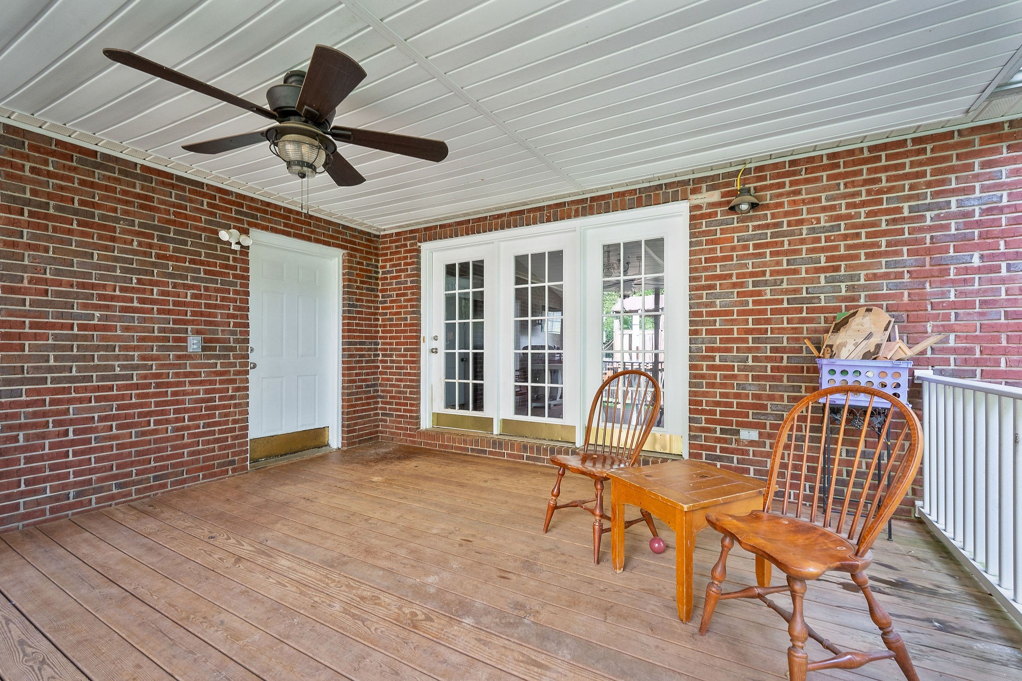 143 Old Qualls Road Cookeville, TN 38506 - Photo 8 of 40 a view of a livingroom with furniture and front door