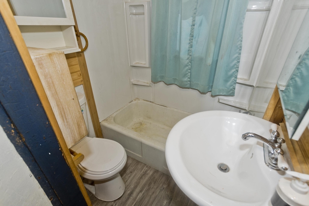 1019 Burnett Road Chicopee, MA 01020 - Photo 11 of 39