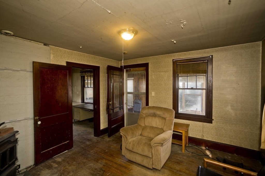 1019 Burnett Road Chicopee, MA 01020 - Photo 18 of 39