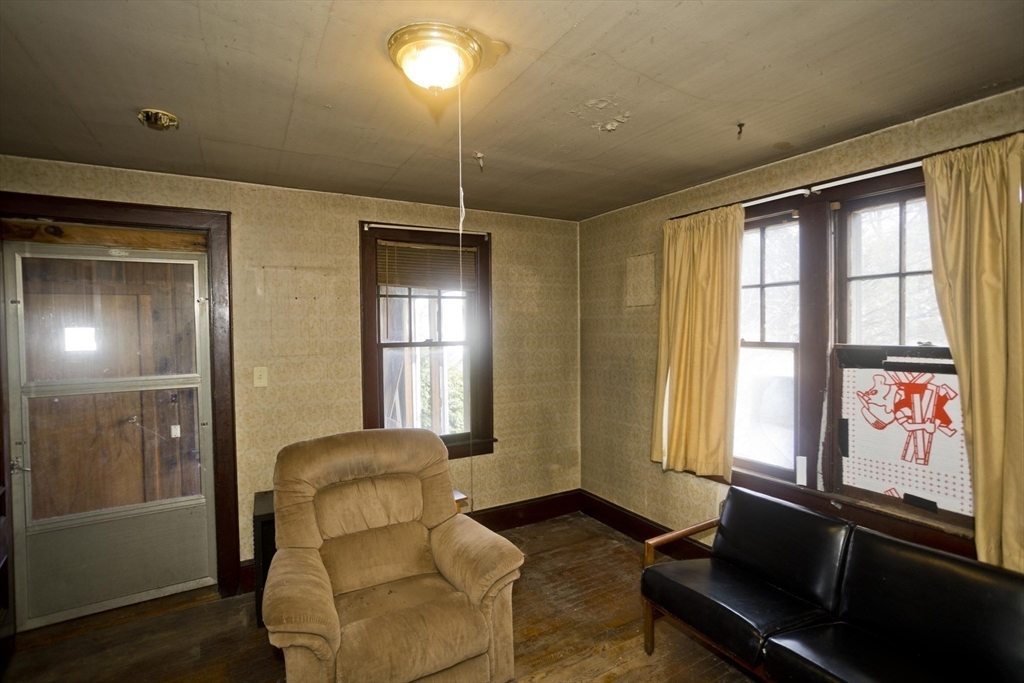 1019 Burnett Road Chicopee, MA 01020 - Photo 19 of 39