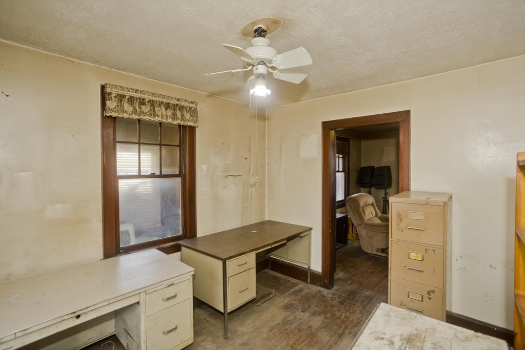 1019 Burnett Road Chicopee, MA 01020 - Photo 22 of 39