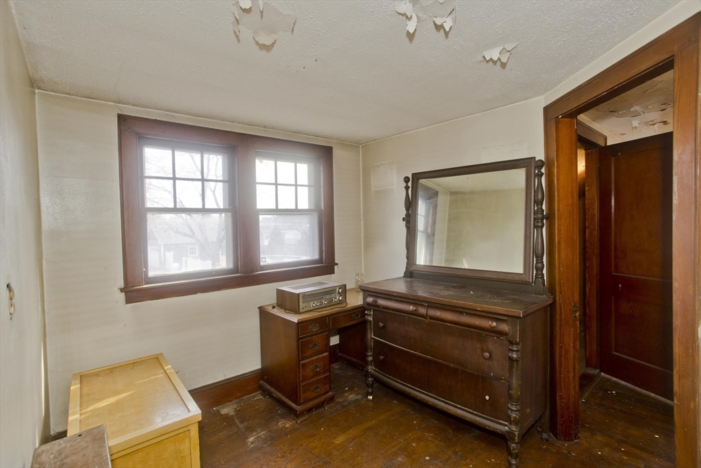 1019 Burnett Road Chicopee, MA 01020 - Photo 26 of 39