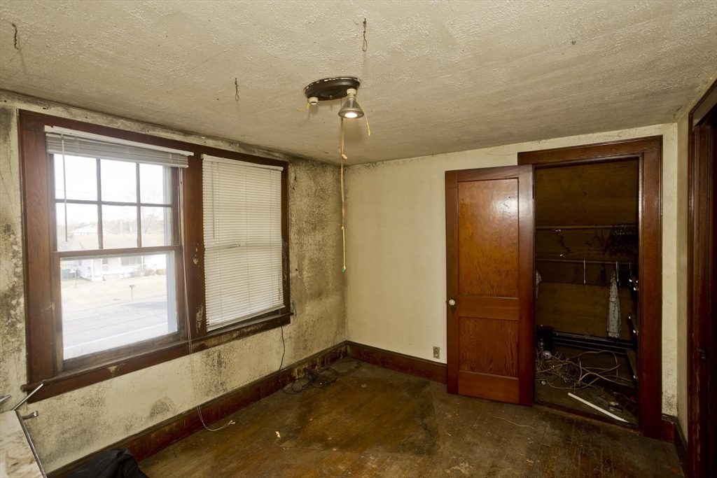 1019 Burnett Road Chicopee, MA 01020 - Photo 29 of 39