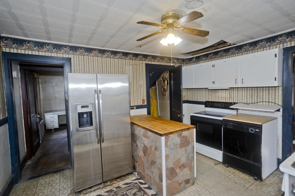 1019 Burnett Road Chicopee, MA 01020 - Photo 7 of 39