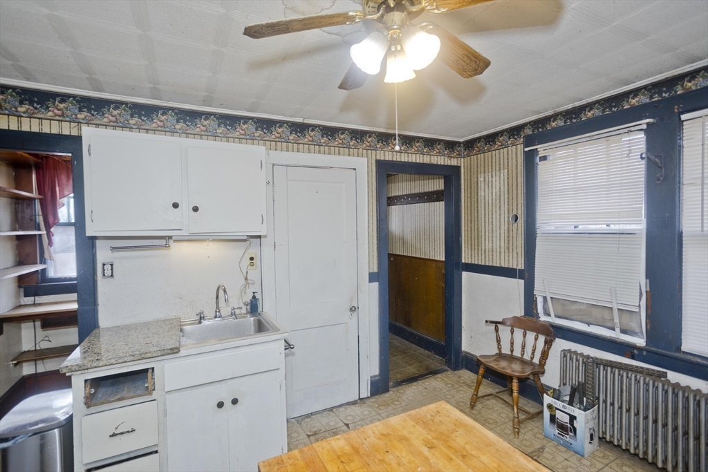 1019 Burnett Road Chicopee, MA 01020 - Photo 8 of 39