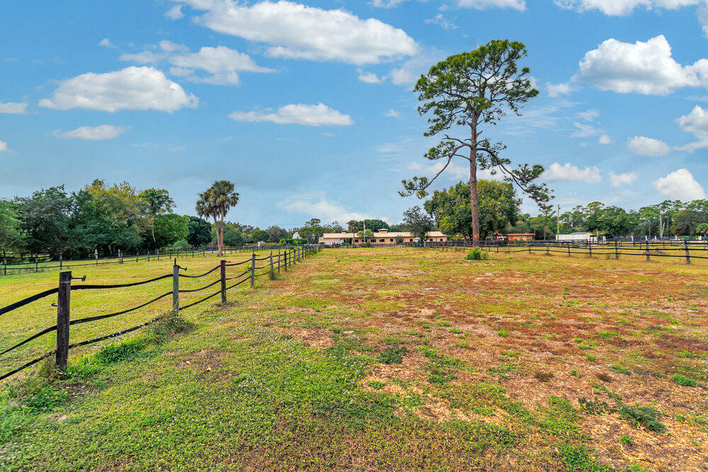 2552 B Road Loxahatchee Groves, FL 33470 - Photo 33 of 37 033_00028