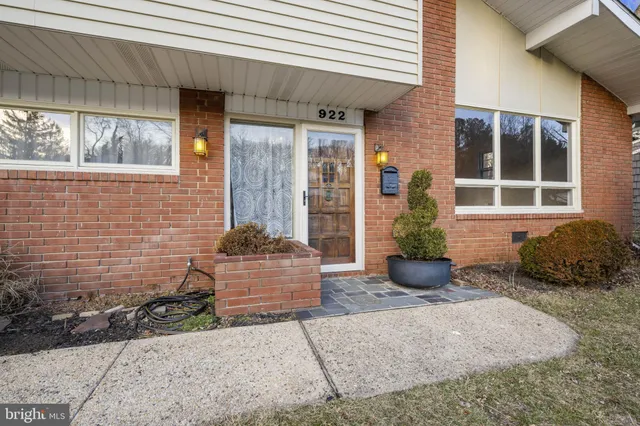 $499,800 | 922 Beaverbank Circle, Towson, MD 21286