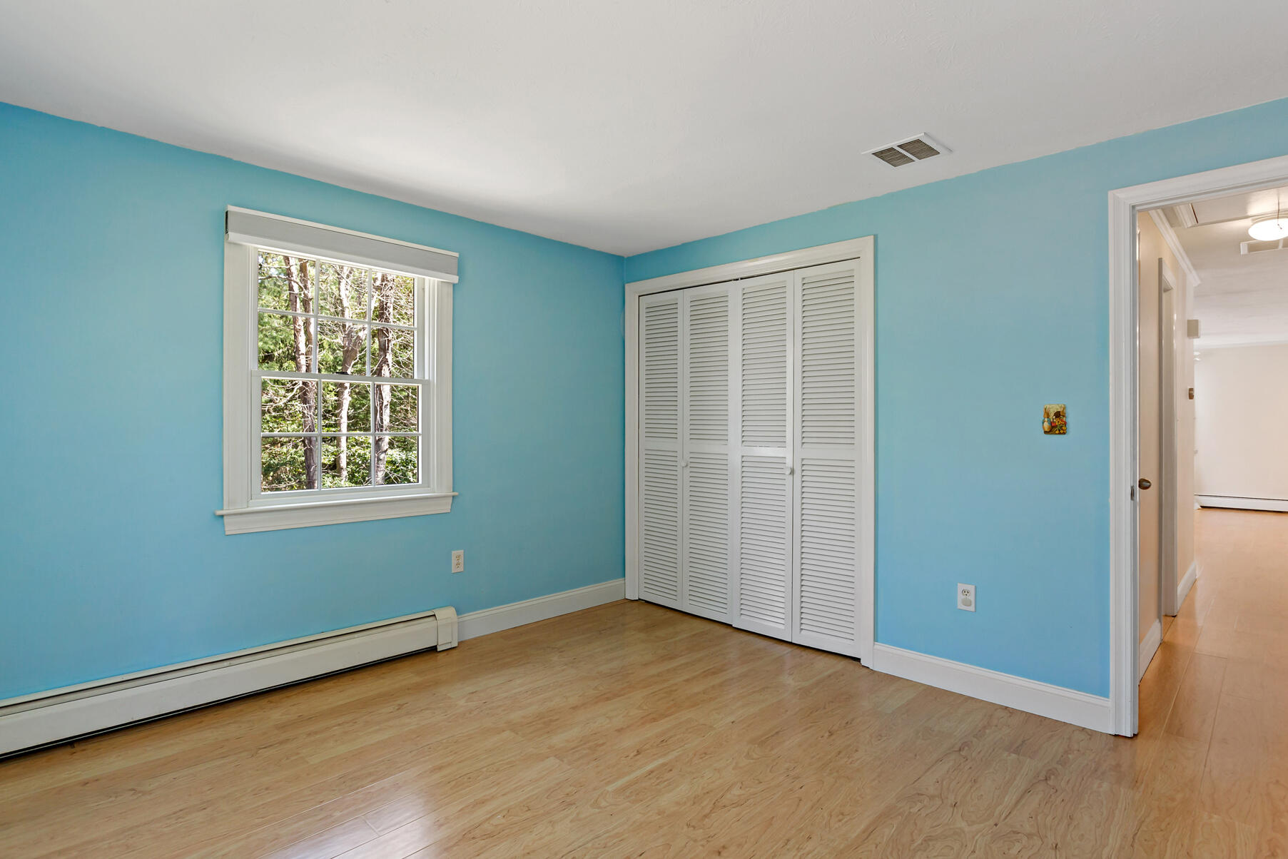 1092 Osterville West Barnstable Road Barnstable, MA 02648 - Photo 15 of 25 an empty room with windows