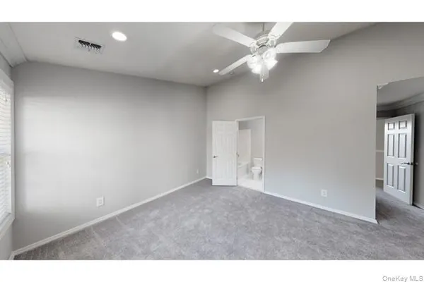 $3,785 | 137 Overlook Drive, Unit 137, Farmingville, NY 11738