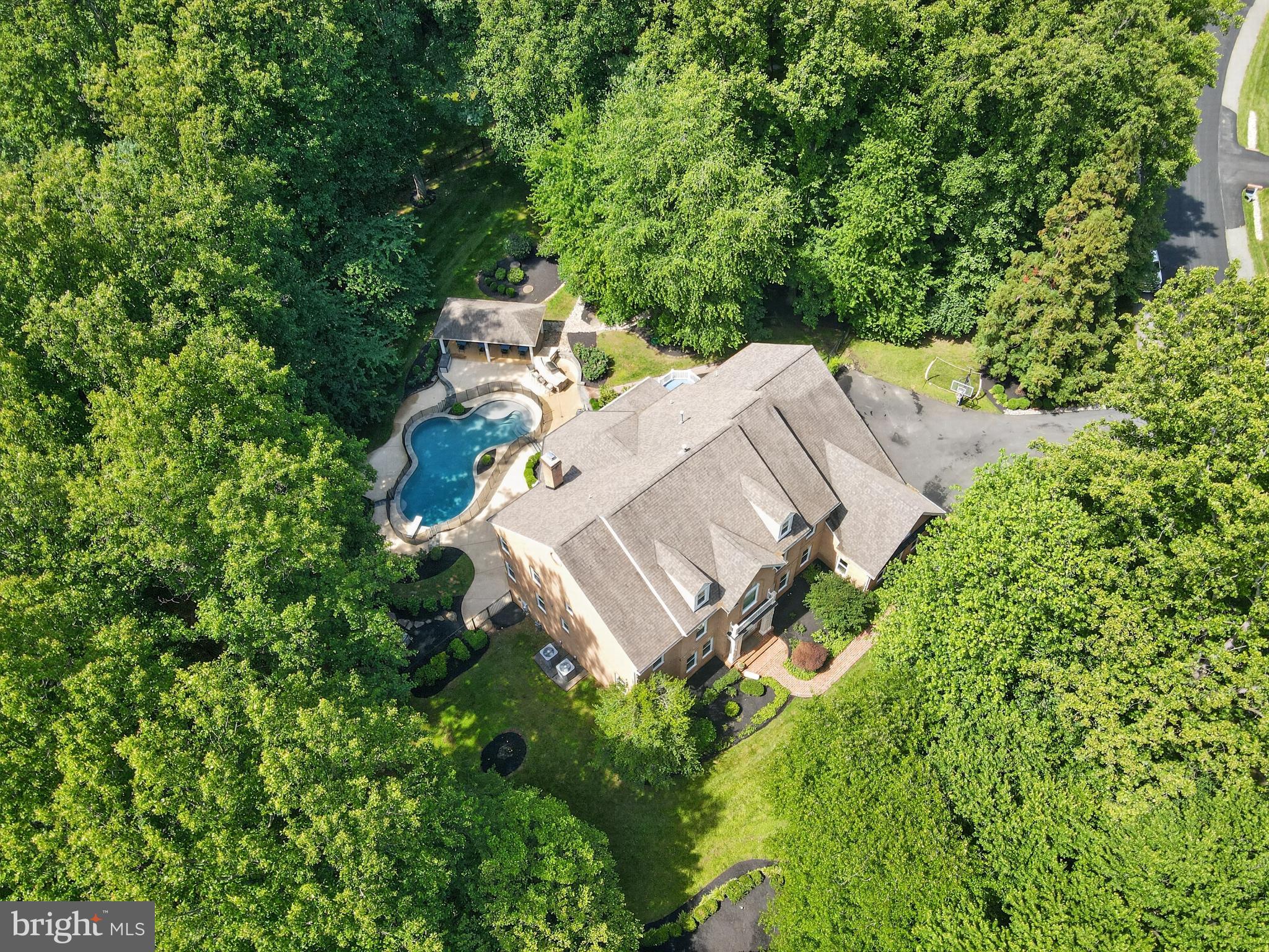 10301 Forest Maple Road Vienna, VA 22182 - Photo 20 of 27