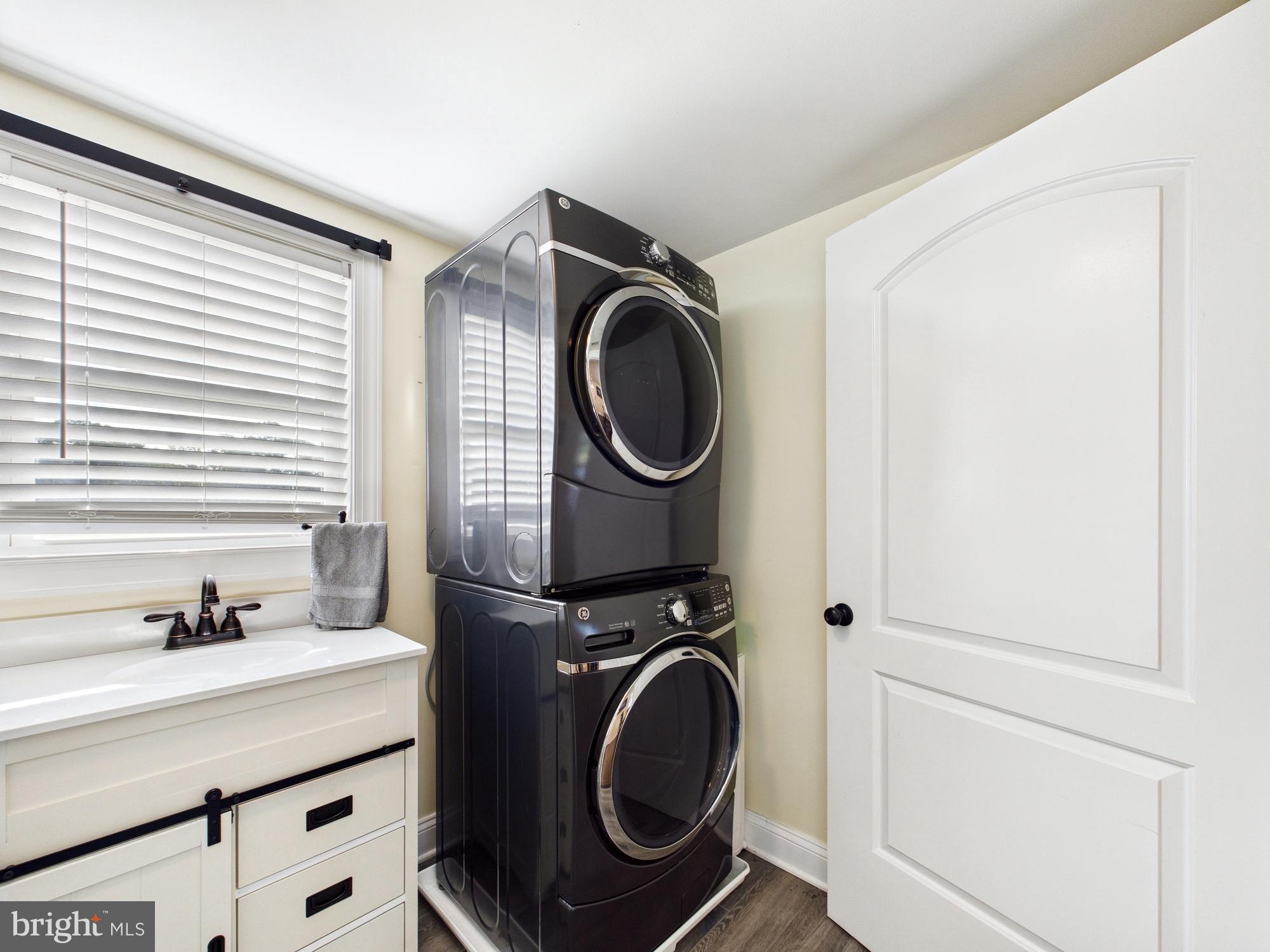 15551 Wharton Road Goldsboro, MD 21636 - Photo 19 of 80 a utility room with dryer and washer