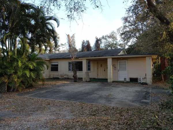 $395,000 | 347 West Merritt Avenue, Merritt Island, FL 32953