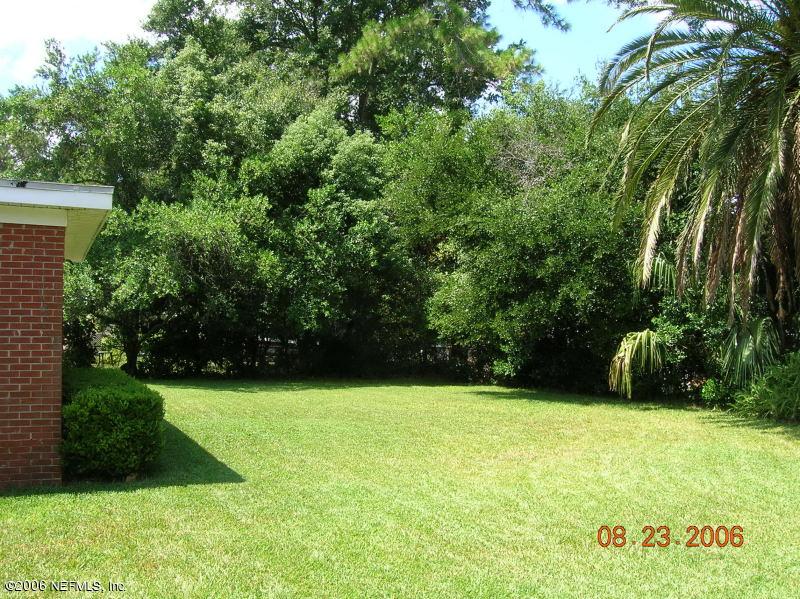 6839 Holiday Road North Jacksonville, FL 32216 - Photo 3 of 11 Backyard