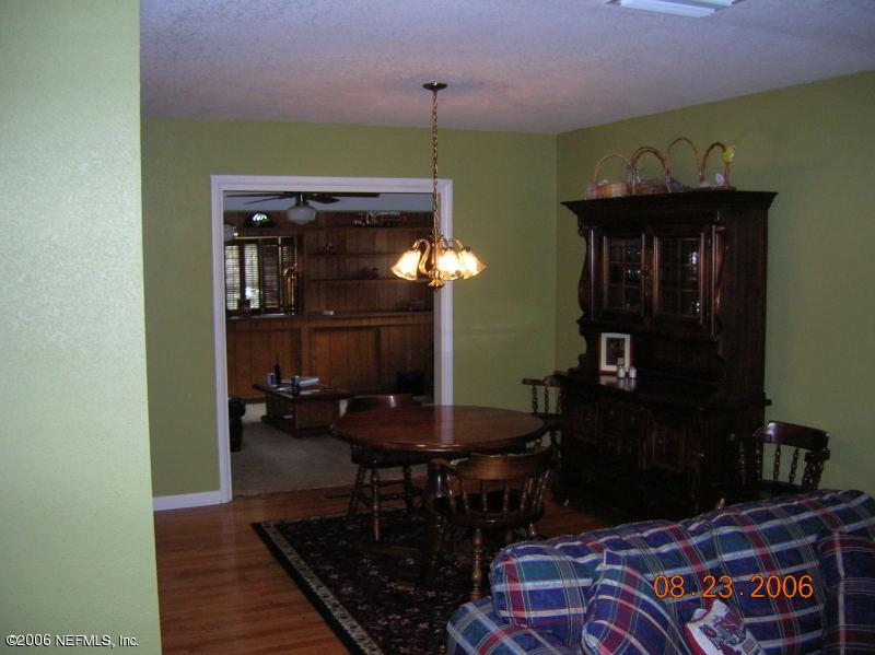 6839 Holiday Road North Jacksonville, FL 32216 - Photo 5 of 11 Dining room 2