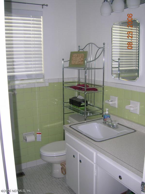 6839 Holiday Road North Jacksonville, FL 32216 - Photo 8 of 11 Half bath