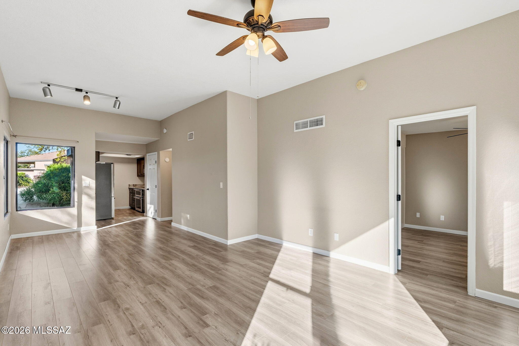 5800 North Kolb Road, Unit 7135 Tucson, AZ 85750 - Photo 9 of 48 Living Room