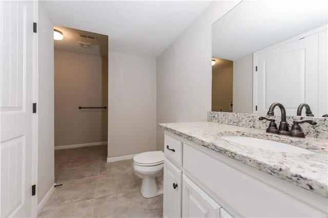 $2,225 | 801 Emerson Drive, Belton, MO 64012