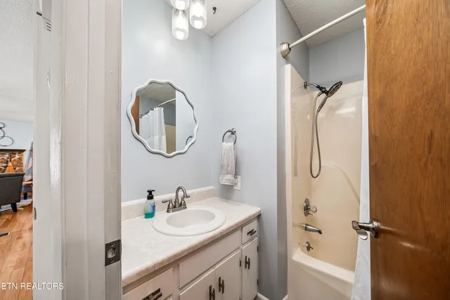 $439,900 | 3008 Seminole Loop, Crossville, TN 38572