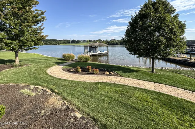 $2,749,900 | 136 Hiwonihi Trail, Vonore, TN 37885