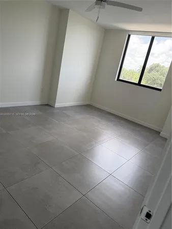 $3,547 | 16395 Biscayne Boulevard, Unit 312, North Miami Beach, FL 33160