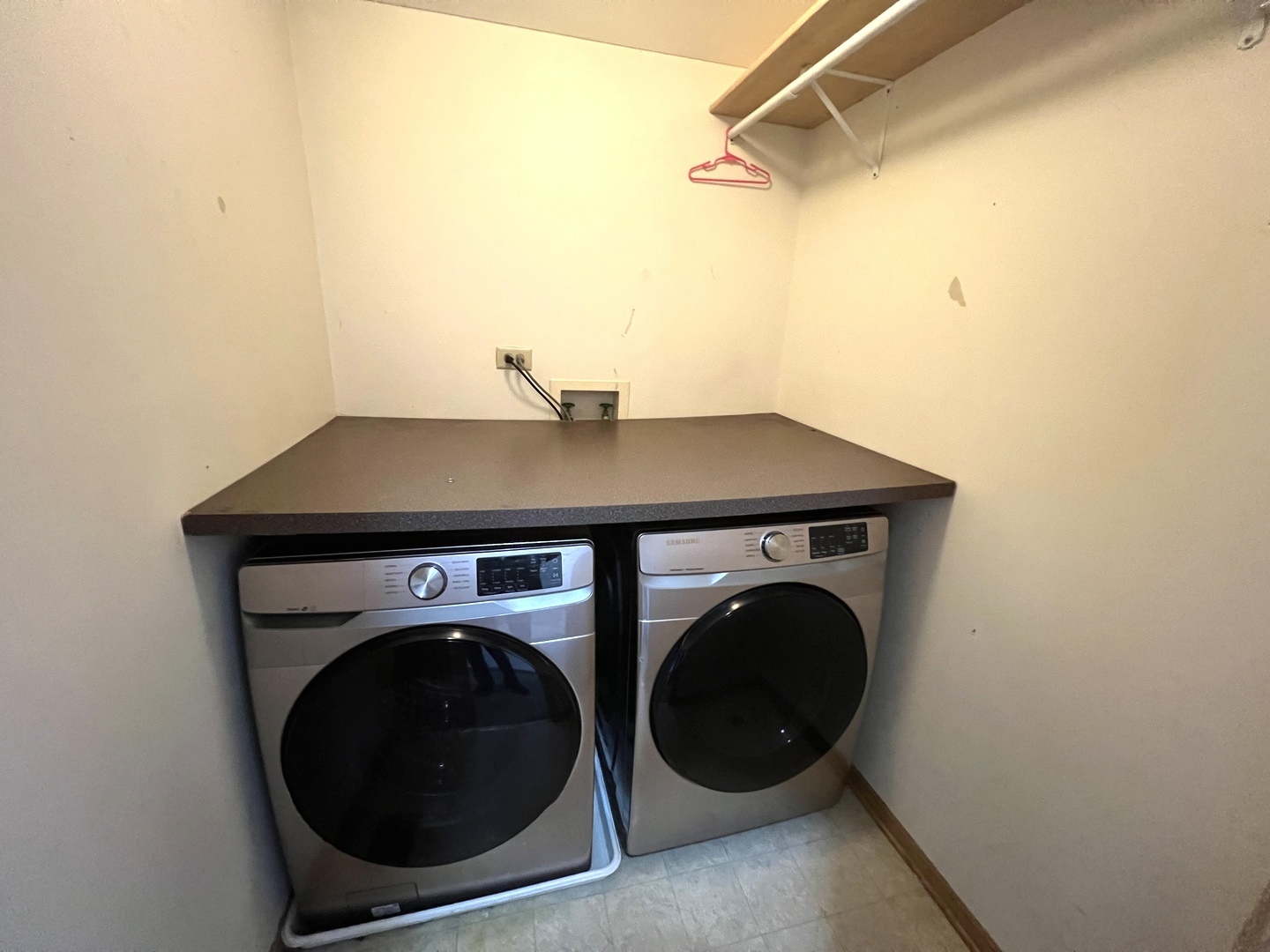 1301 Brookfield Drive Plainfield, IL 60586 - Photo 10 of 25 a utility room with dryer and washer