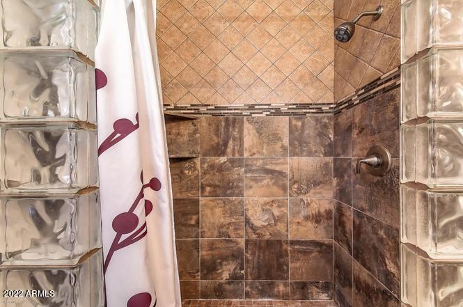 137 East Fremont Drive Tempe, AZ 85282 - Photo 29 of 35 Fremont29-Shower2
