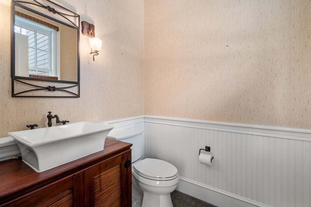 8 Stonegate Lane Dover, MA 02030 - Photo 13 of 42