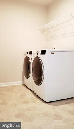 $2,950 | 3978 Shire Meadow Lane, Triangle, VA 22172