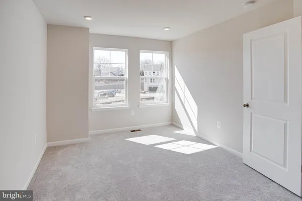 $2,950 | 3978 Shire Meadow Lane, Triangle, VA 22172