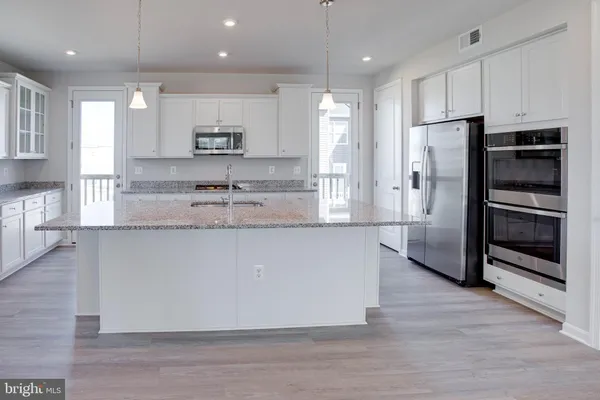 $2,950 | 3978 Shire Meadow Lane, Triangle, VA 22172