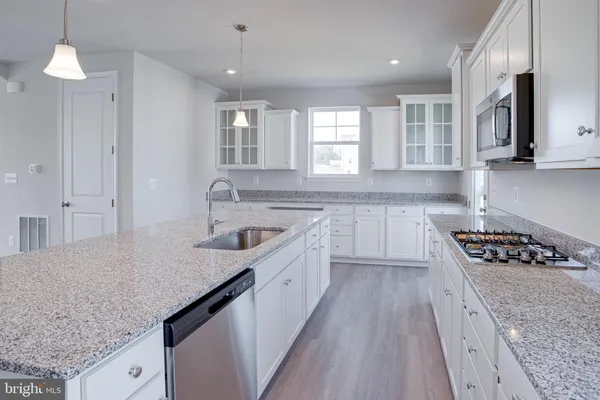 $2,950 | 3978 Shire Meadow Lane, Triangle, VA 22172