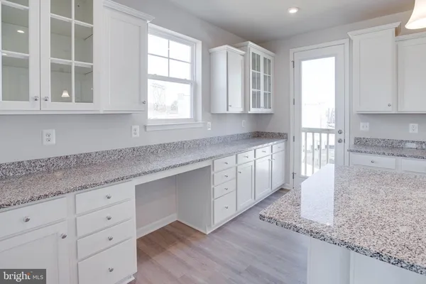 $2,950 | 3978 Shire Meadow Lane, Triangle, VA 22172