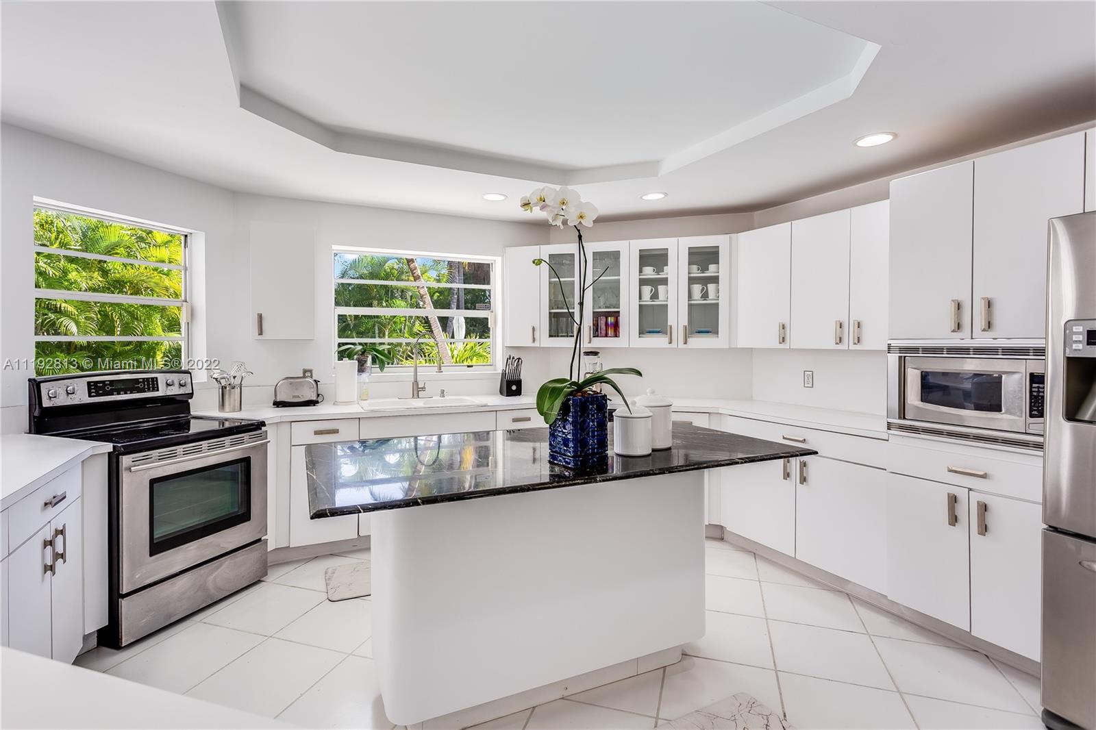 6180 Pine Tree Drive Miami Beach, FL 33140 - Photo 13 of 32