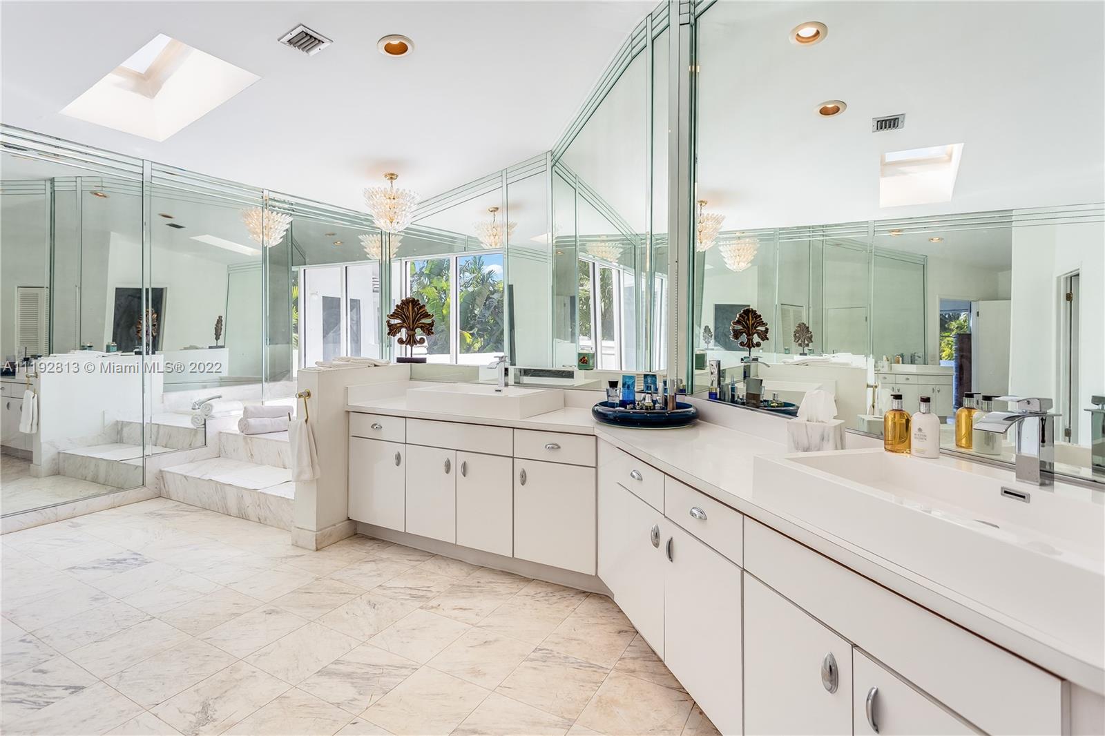 6180 Pine Tree Drive Miami Beach, FL 33140 - Photo 26 of 32