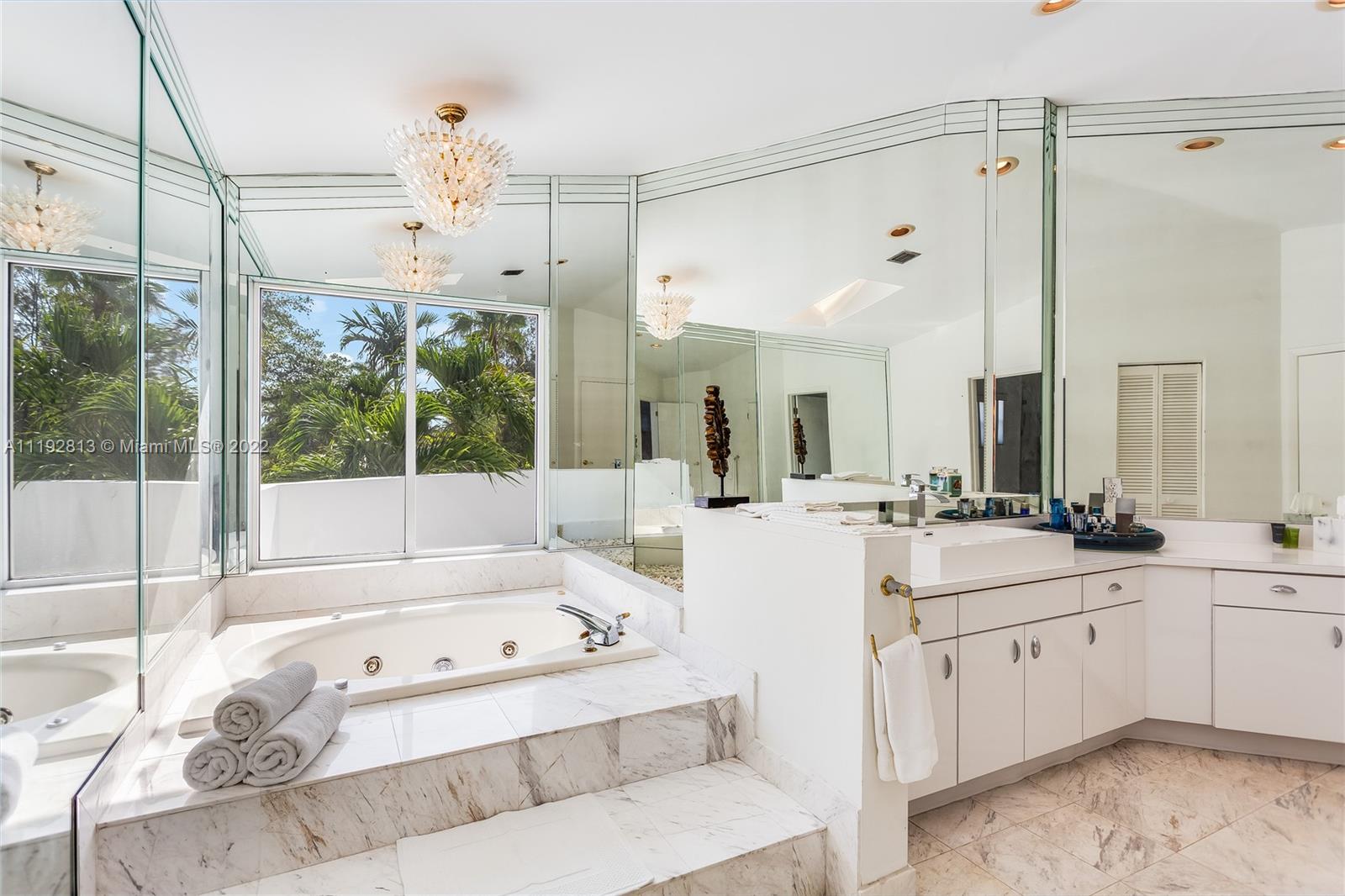 6180 Pine Tree Drive Miami Beach, FL 33140 - Photo 27 of 32