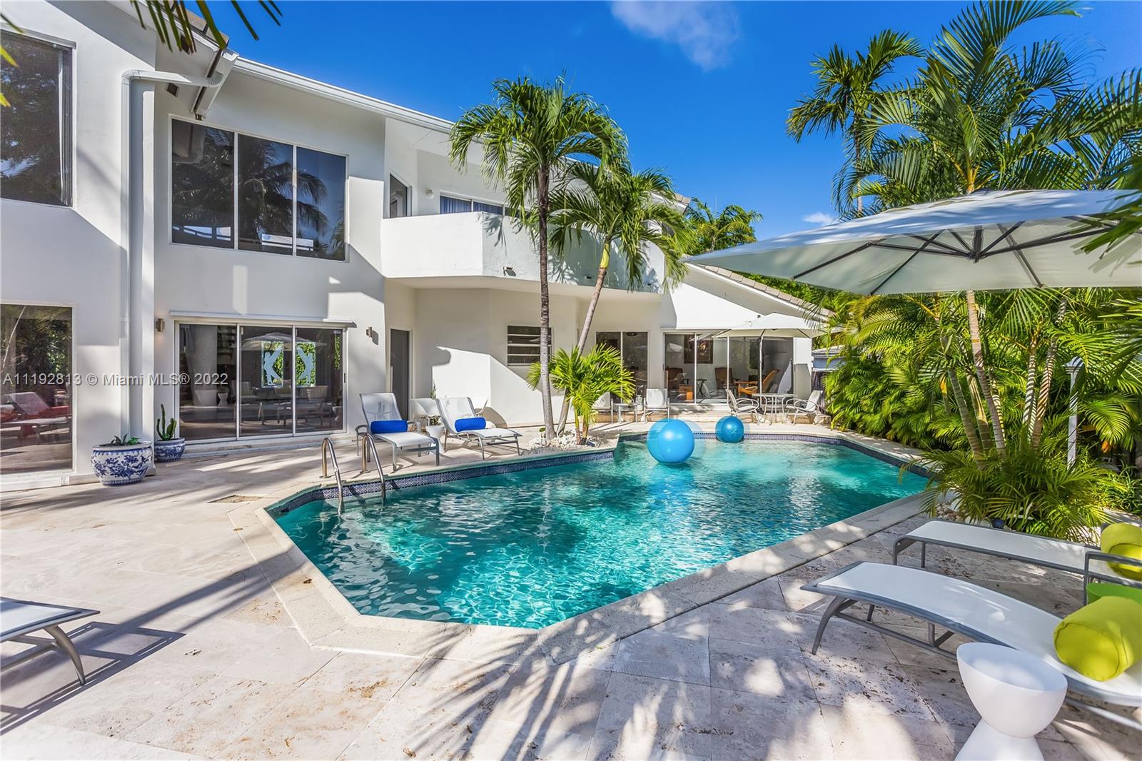 6180 Pine Tree Drive Miami Beach, FL 33140 - Photo 8 of 32