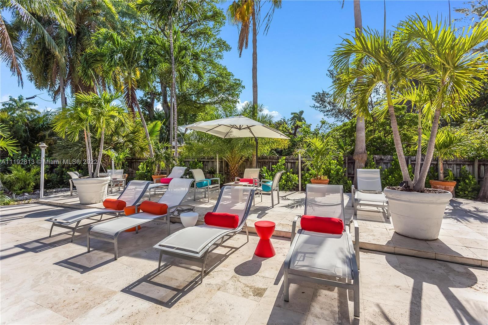 6180 Pine Tree Drive Miami Beach, FL 33140 - Photo 10 of 32