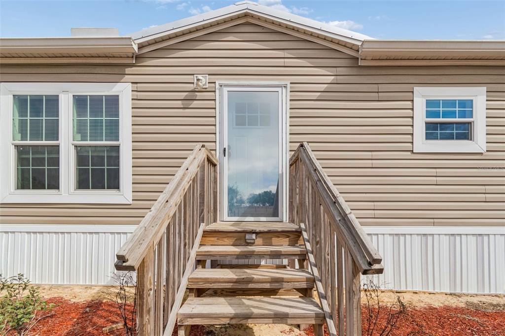 8736 23rd Street Zephyrhills, FL 33540 - Photo 4 of 77