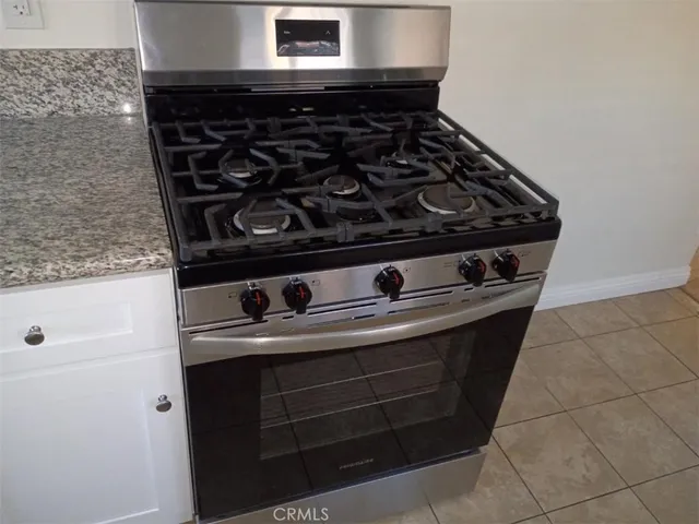 a close view of stove